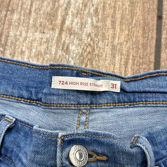 Levi’s Women’s Sz 31 Stretch 724 High Rise Crop Straight Jeans - Picture 8 of 13